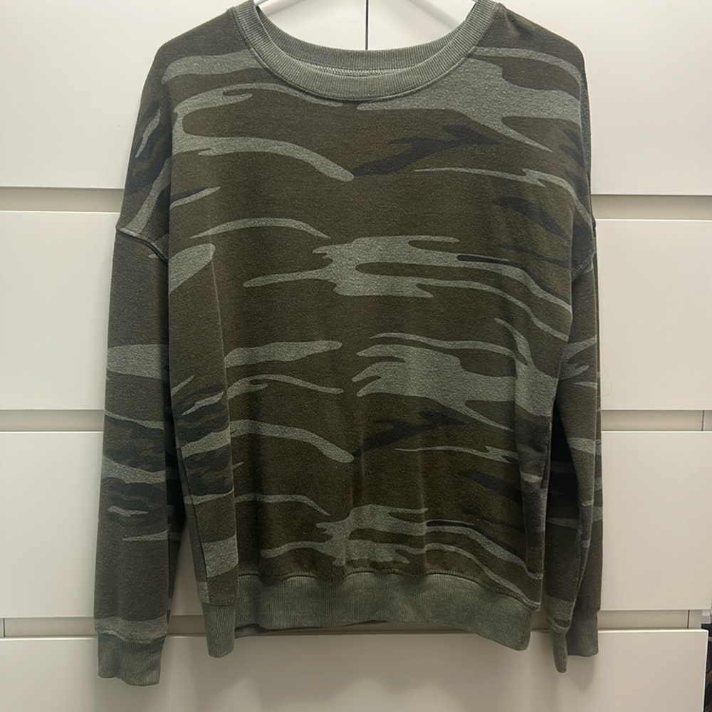 Zoe + Liv Sweater (size small)